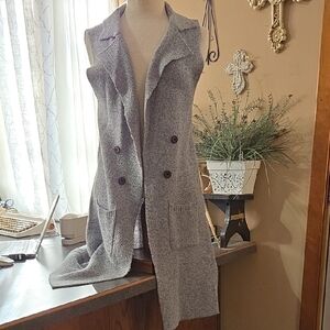 Love Tree Gray Sleeveless Sweater Vest